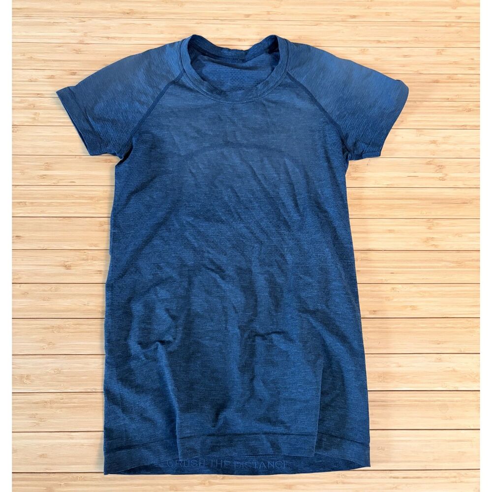 Lululemon Women’s Size 6 Swiftly Tech Short-Sleeve Shirt